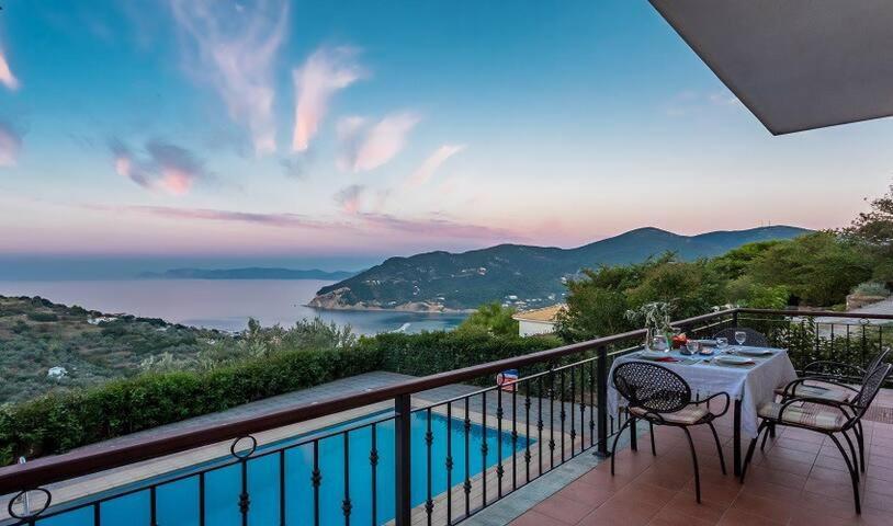 Villa alegria Skopelos Exterior foto